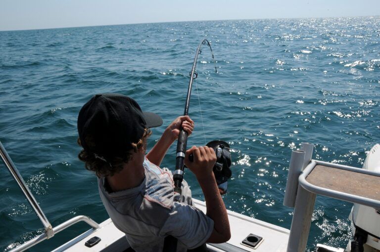 Le matériel essentiel pour débuter la pêche en haute mer
